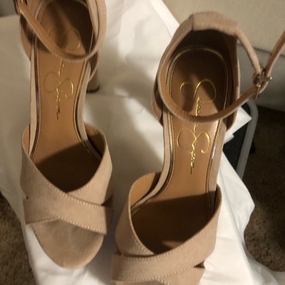 Jessica Simpson Nude Heels - Picture 1 of 5